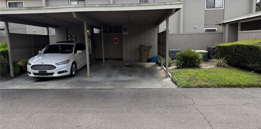 Condo in Temple Terrace, Florida, 2 bedrooms № 2118413