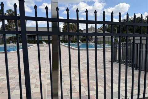 Condo in Temple Terrace, Florida, 2 bedrooms № 2118413 - photo 17