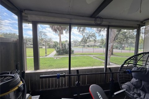 Condo in Temple Terrace, Florida, 2 bedrooms № 2118413 - photo 5