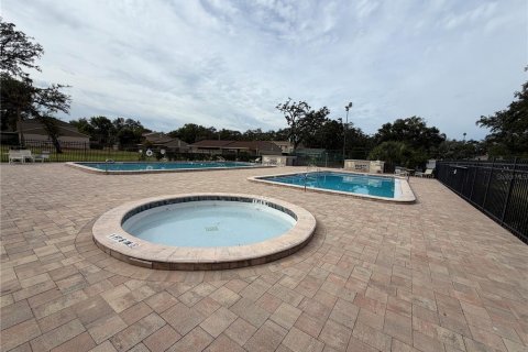 Condo in Temple Terrace, Florida, 2 bedrooms № 2118413 - photo 19