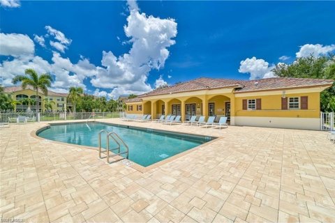 Condo in Fort Myers, Florida, 1 bedroom  № 1783593 - photo 3