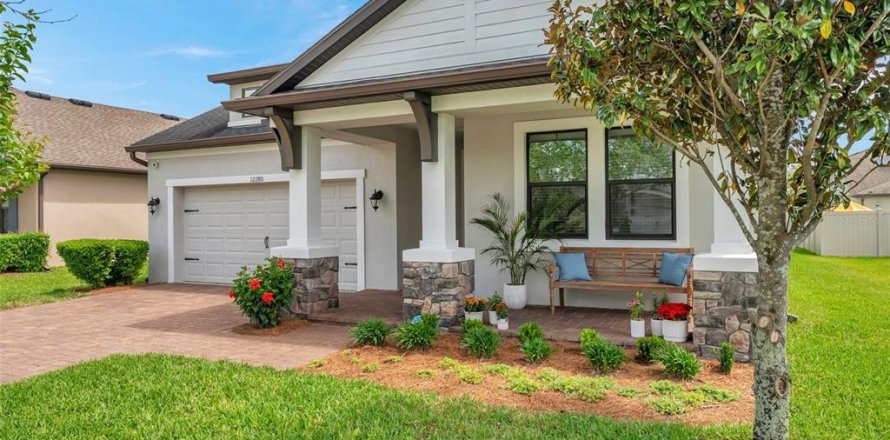 House in Odessa, Florida 4 bedrooms, 218.23 sq.m. № 1720191