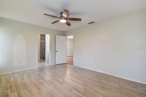 Villa ou maison à vendre à Spring Hill, Floride: 3 chambres, 136.75 m2 № 2416340 - photo 15