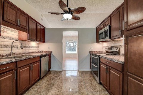 Villa ou maison à vendre à Spring Hill, Floride: 3 chambres, 136.75 m2 № 2416340 - photo 11