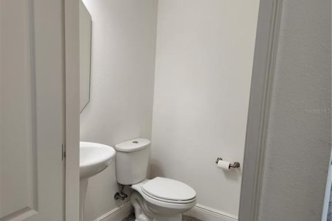Снять в аренду таунхаус в Орландо, Флорида 4 комнаты, 115.76м2, № 2217073 - фото 18
