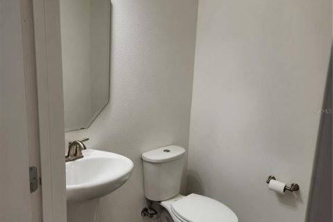 Снять в аренду таунхаус в Орландо, Флорида 4 комнаты, 115.76м2, № 2217073 - фото 17
