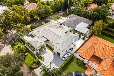 House in Miami, Florida 4 bedrooms, 312.43 sq.m. № 1972258 - photo 25