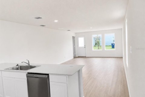 House in Eagle Lake, Florida 3 bedrooms, 132.29 sq.m. № 2221840 - photo 11
