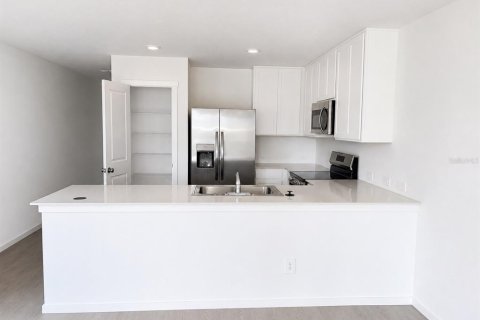 House in Eagle Lake, Florida 3 bedrooms, 132.29 sq.m. № 2221840 - photo 9
