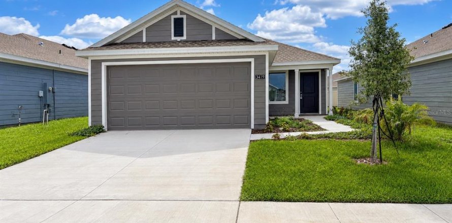 House in Eagle Lake, Florida 3 bedrooms, 132.29 sq.m. № 2221840