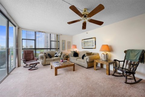 Condo in Aventura, Florida, 2 bedrooms  № 1898288 - photo 10