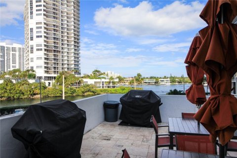 Condo in Aventura, Florida, 2 bedrooms  № 1898288 - photo 26
