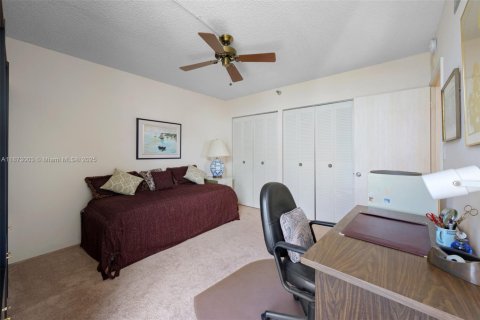 Condo in Aventura, Florida, 2 bedrooms  № 1898288 - photo 19
