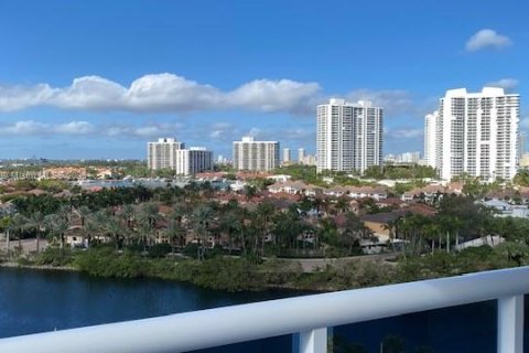 Condo in Aventura, Florida, 2 bedrooms  № 1898288 - photo 1