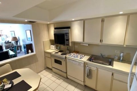 Condo in Aventura, Florida, 2 bedrooms  № 1898288 - photo 5