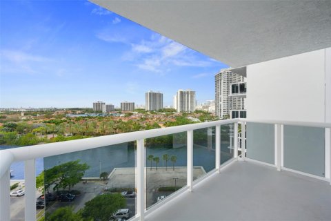 Condo in Aventura, Florida, 2 bedrooms  № 1898288 - photo 2