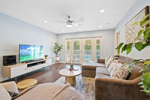 Casa en venta en Coral Gables, Florida, 4 dormitorios, 187.2 m2 № 1950989 - foto 18