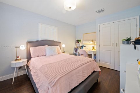Casa en venta en Coral Gables, Florida, 4 dormitorios, 187.2 m2 № 1950989 - foto 29
