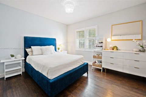 Casa en venta en Coral Gables, Florida, 4 dormitorios, 187.2 m2 № 1950989 - foto 27