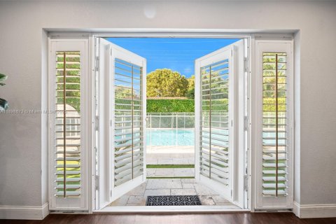Casa en venta en Coral Gables, Florida, 4 dormitorios, 187.2 m2 № 1950989 - foto 20