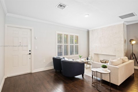 Casa en venta en Coral Gables, Florida, 4 dormitorios, 187.2 m2 № 1950989 - foto 15