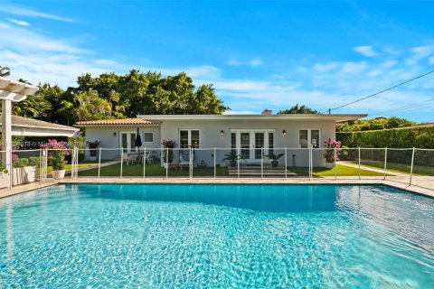 Casa en venta en Coral Gables, Florida, 4 dormitorios, 187.2 m2 № 1950989 - foto 11