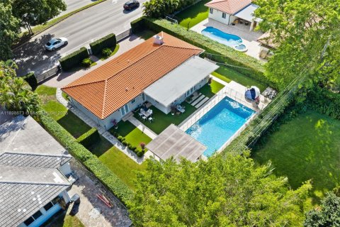 Casa en venta en Coral Gables, Florida, 4 dormitorios, 187.2 m2 № 1950989 - foto 4