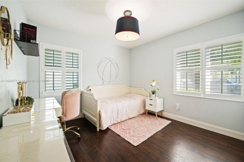 Casa en venta en Coral Gables, Florida, 4 dormitorios, 187.2 m2 № 1950989 - foto 26