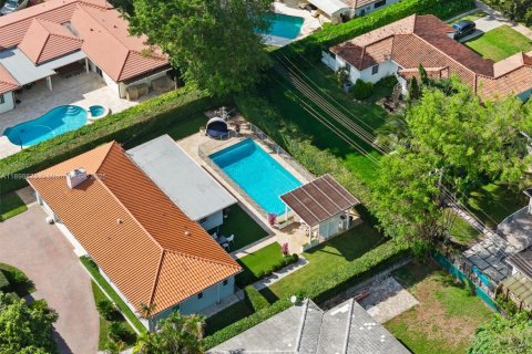 Casa en venta en Coral Gables, Florida, 4 dormitorios, 187.2 m2 № 1950989 - foto 5