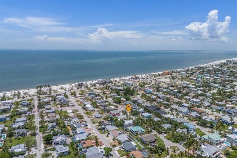 House in Fort Myers Beach, Florida 3 bedrooms, 203.64 sq.m. № 1722503 - photo 3