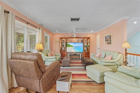 House in Fort Myers Beach, Florida 3 bedrooms, 203.64 sq.m. № 1722503 - photo 8