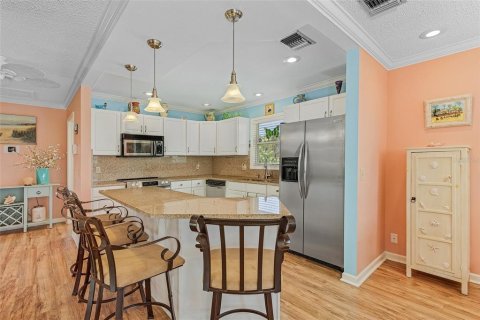 House in Fort Myers Beach, Florida 3 bedrooms, 203.64 sq.m. № 1722503 - photo 6