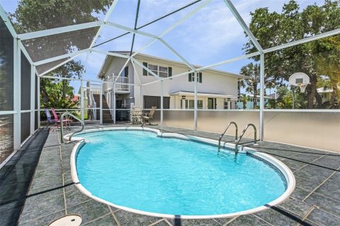 House in Fort Myers Beach, Florida 3 bedrooms, 203.64 sq.m. № 1722503 - photo 2