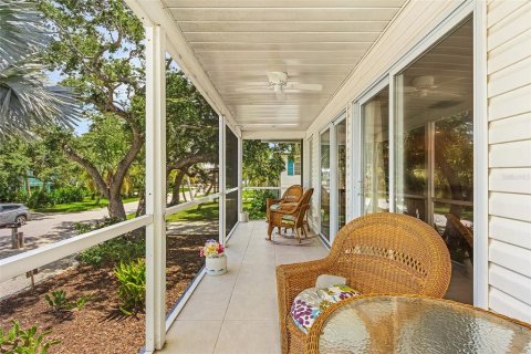 House in Fort Myers Beach, Florida 3 bedrooms, 203.64 sq.m. № 1722503 - photo 10
