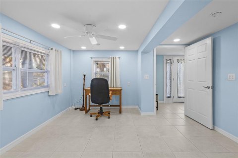 House in Fort Myers Beach, Florida 3 bedrooms, 203.64 sq.m. № 1722503 - photo 25