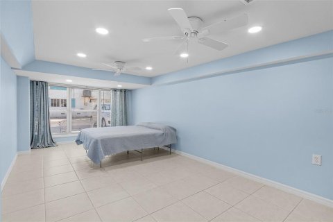 House in Fort Myers Beach, Florida 3 bedrooms, 203.64 sq.m. № 1722503 - photo 23