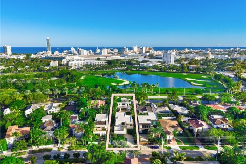 Купить виллу или дом в Майами-Бич, Флорида 8 спален, 690.08м2, № 2018356 - фото 22