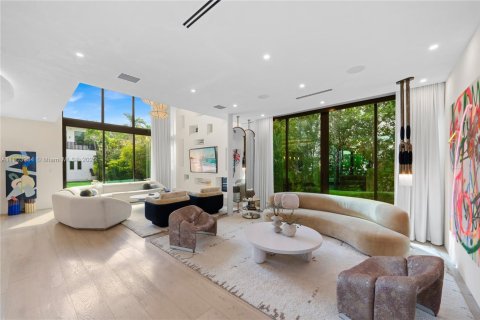 Купить виллу или дом в Майами-Бич, Флорида 8 спален, 690.08м2, № 2018356 - фото 28