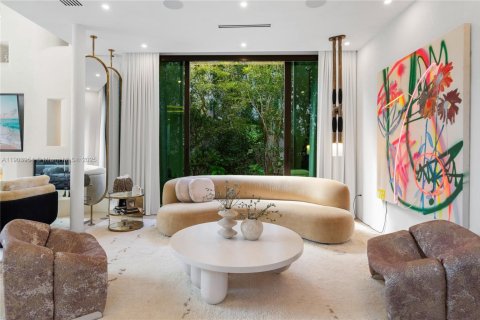 Купить виллу или дом в Майами-Бич, Флорида 8 спален, 690.08м2, № 2018356 - фото 10