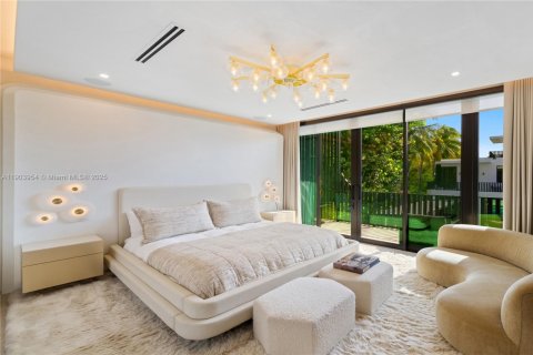 Купить виллу или дом в Майами-Бич, Флорида 8 спален, 690.08м2, № 2018356 - фото 12