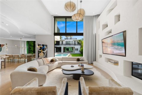 Купить виллу или дом в Майами-Бич, Флорида 8 спален, 690.08м2, № 2018356 - фото 5