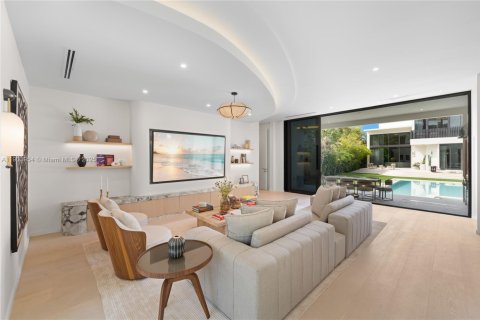 Купить виллу или дом в Майами-Бич, Флорида 8 спален, 690.08м2, № 2018356 - фото 16