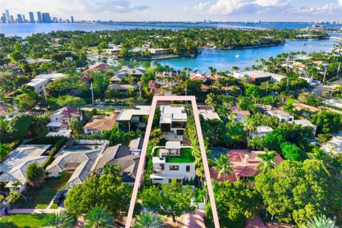 Купить виллу или дом в Майами-Бич, Флорида 8 спален, 690.08м2, № 2018356 - фото 21