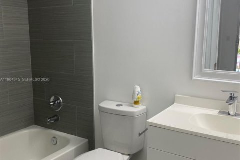 Снять в аренду кондоминиум в Пемброк-Пайнс, Флорида 1 спальня, 75.34м2, № 2081164 - фото 8