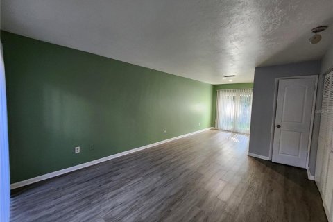 Touwnhouse à louer à Gainesville, Floride: 2 chambres, 90.58 m2 № 2405549 - photo 2