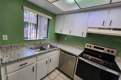 Touwnhouse à louer à Gainesville, Floride: 2 chambres, 90.58 m2 № 2405549 - photo 8