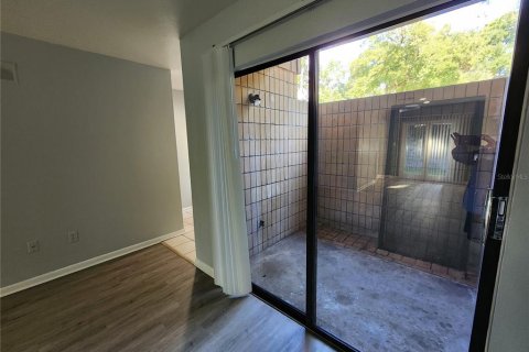 Touwnhouse à louer à Gainesville, Floride: 2 chambres, 90.58 m2 № 2405549 - photo 3