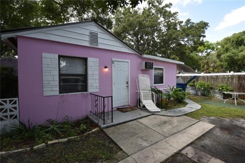 Studio à Largo, Floride № 2385832