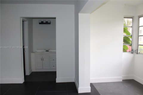 Copropriété à louer à Dania Beach, Floride: 2 chambres, 98.48 m2 № 1997912 - photo 11
