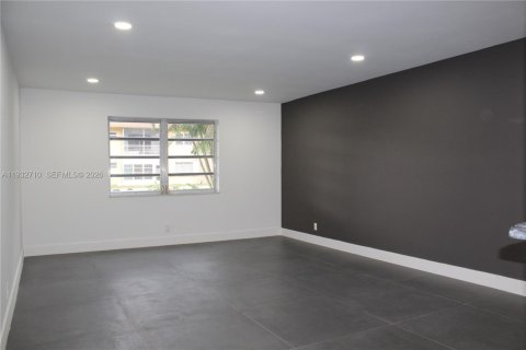 Copropriété à louer à Dania Beach, Floride: 2 chambres, 98.48 m2 № 1997912 - photo 3